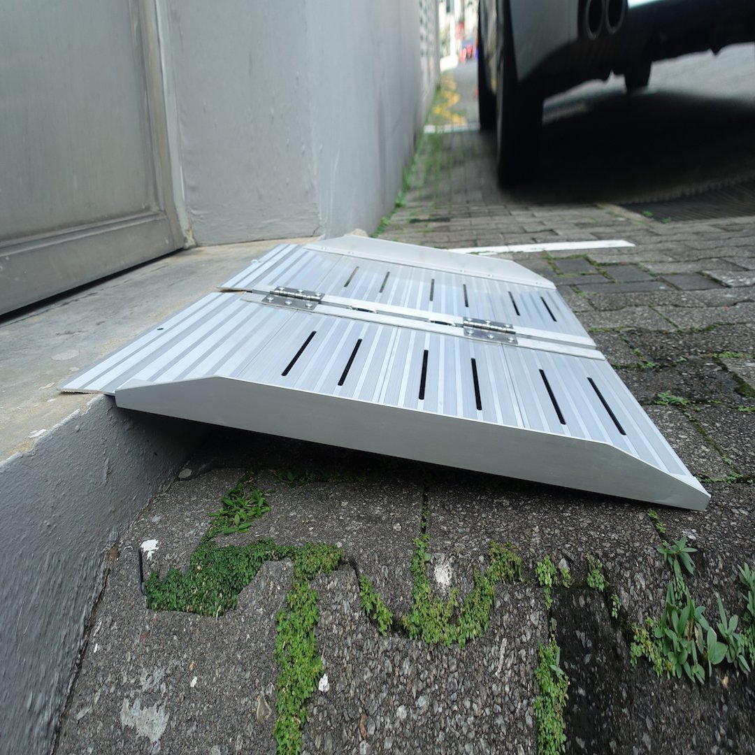 Bi-Fold Portable Aluminium Ramp (2 to 6 ft)